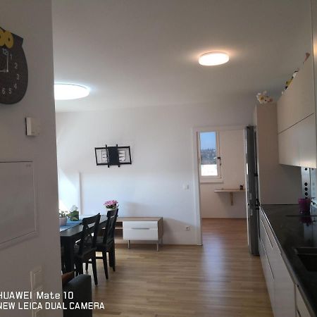 Modern Apartment Bei U Bahn Simmering Bécs Kültér fotó