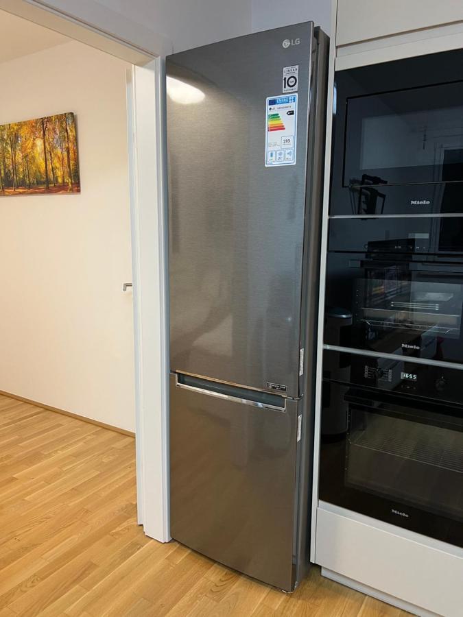 Modern Apartment Bei U Bahn Simmering Bécs Kültér fotó